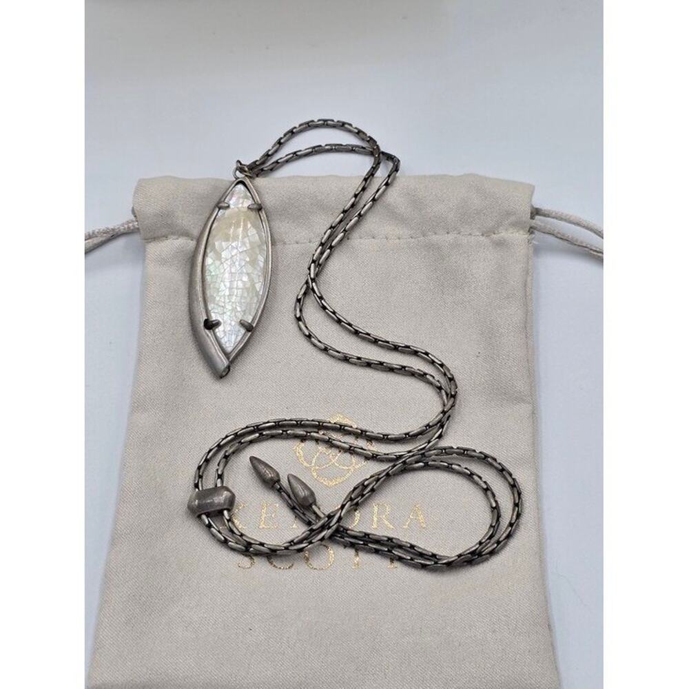 Kendra Scott Milla Pendant Necklace in Antique Silver with a Crackle Ivory Pearl